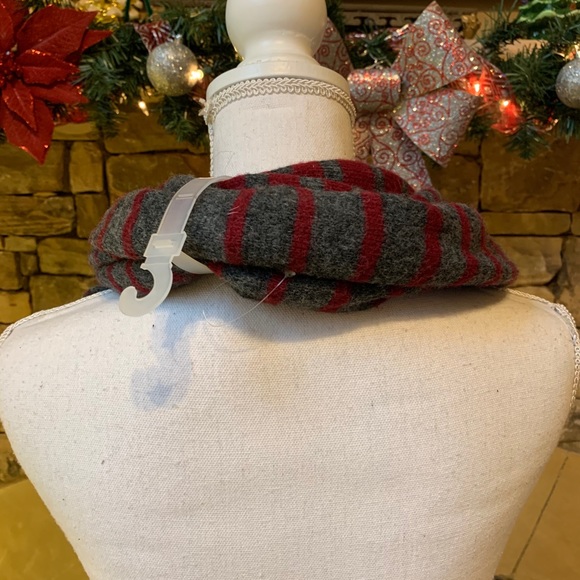 NWOT Red and Gray Striped Infinity Scarf - Picture 4 of 8